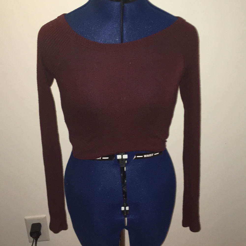 long sleeve burgundy crop top